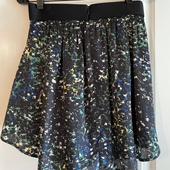 BCBGeneration print skirt with belt size 6 - Picture 2 of 3